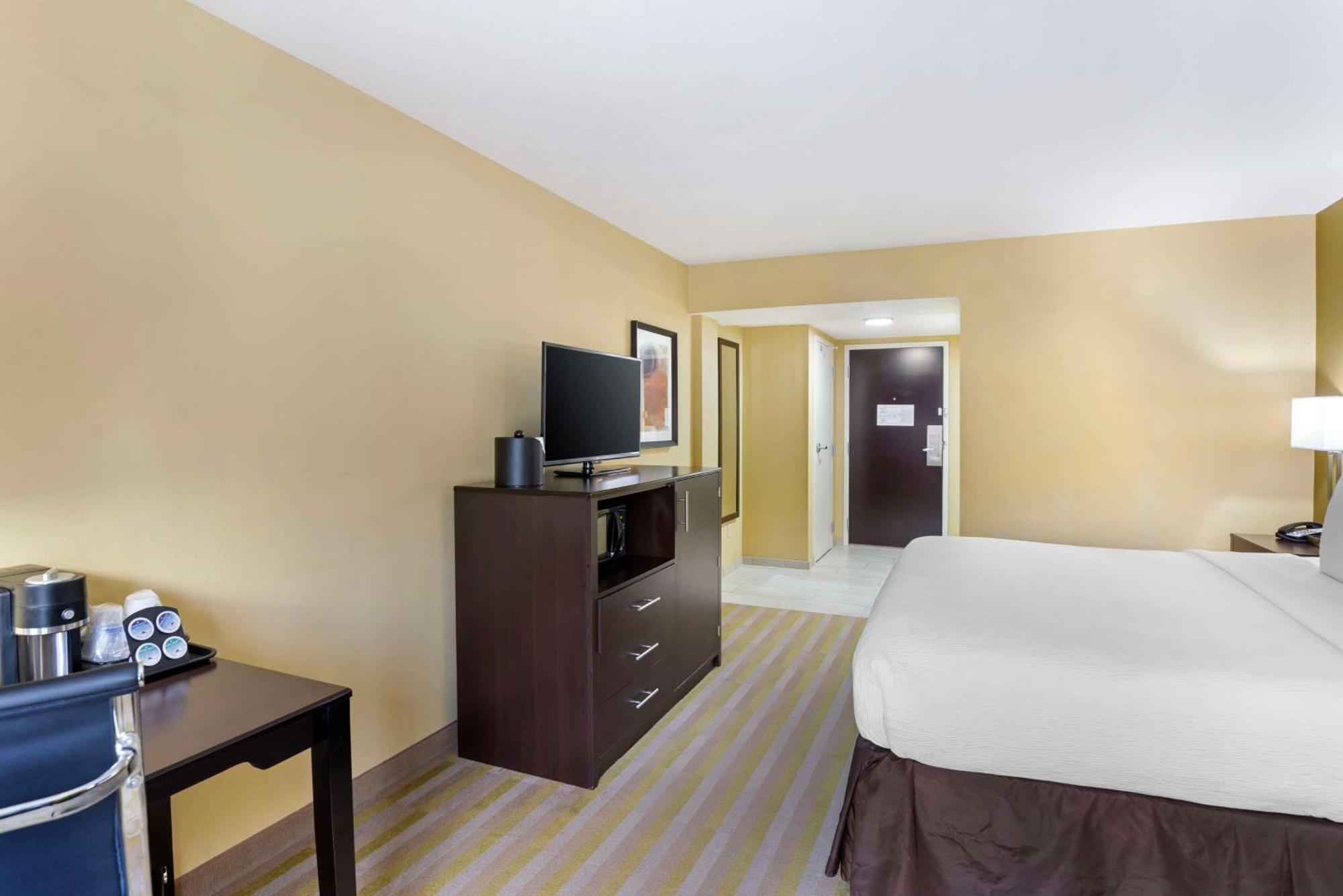 Best Western Plus Thornburg Inn & Suites Exterior foto